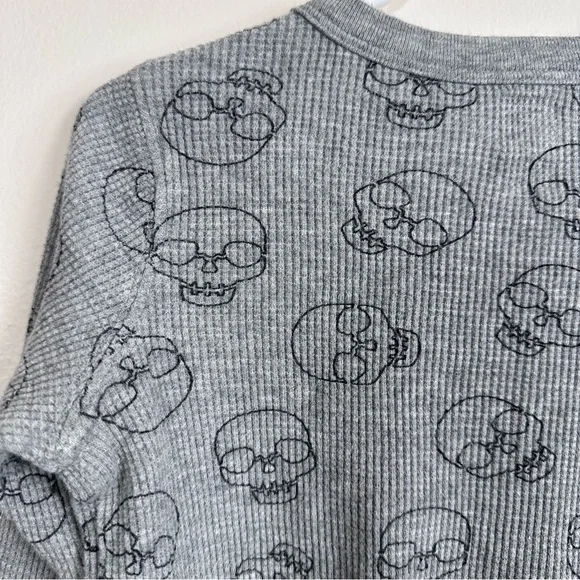 SOLD - Old Navy Grey Waffle Long Sleeve Top - Picture 5 of 7